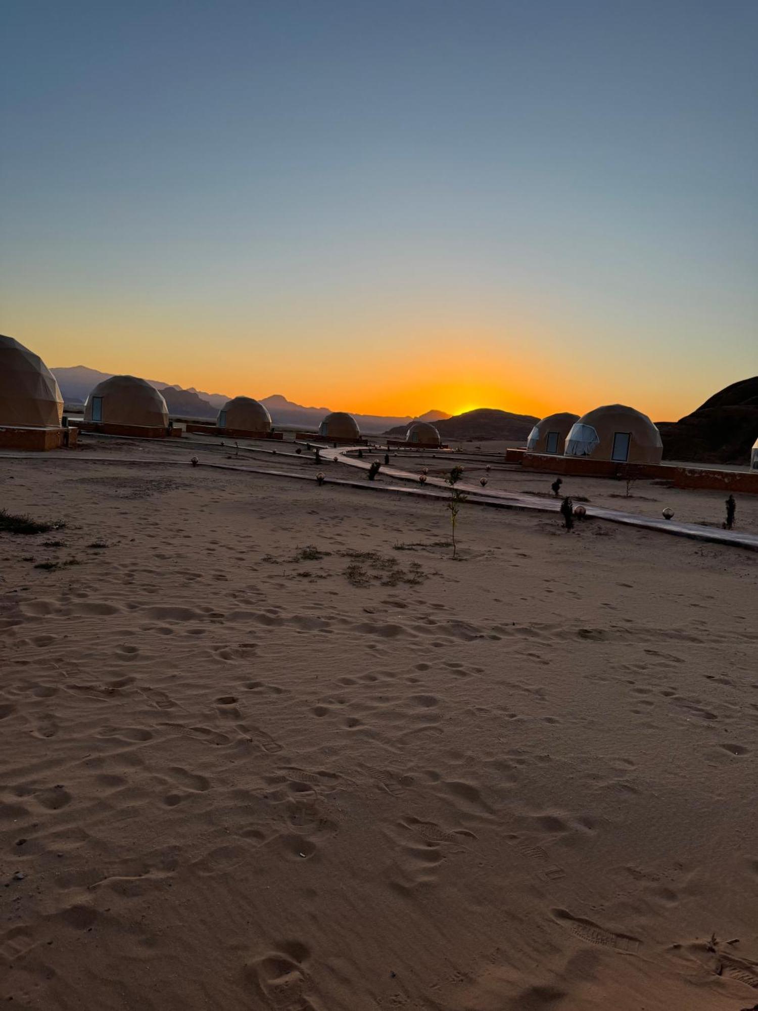 Wadi Rum Anwar Luxury Camp Zewnętrze zdjęcie